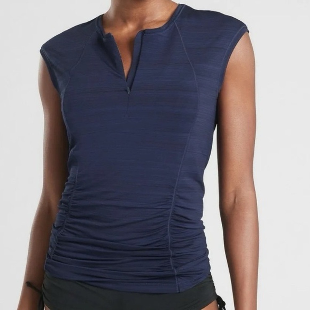 ATHLETA PACIFICA CONTOURED VIBRANT NAVY
TANK. Size small